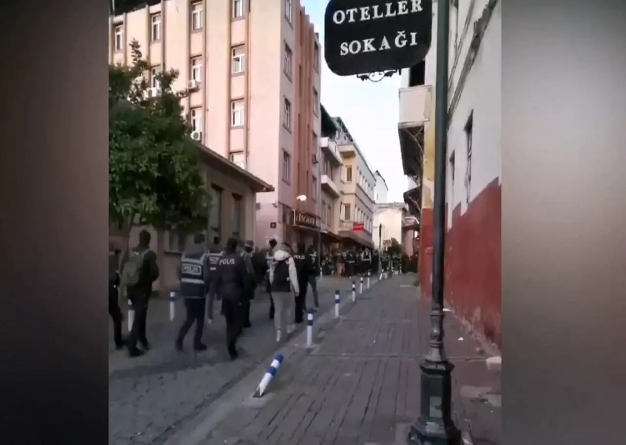 İzmir'de otellere 'düzensiz göçmen' operasyonu