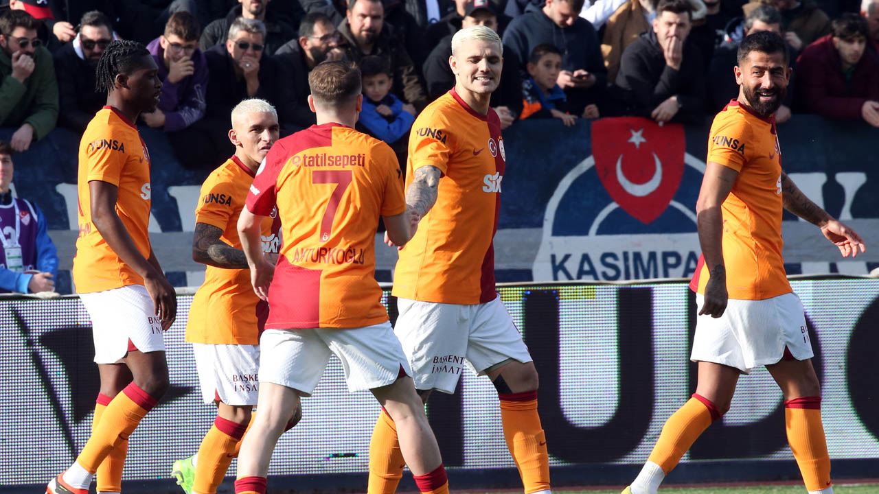 Galatasaray'dan Kasımpaşa deplasmanında tarihe geçecek galibiyet! Bu maçta her şey var: 7 gol, kırmızı kart, kaçan penaltı ve kendi kalesine gol...