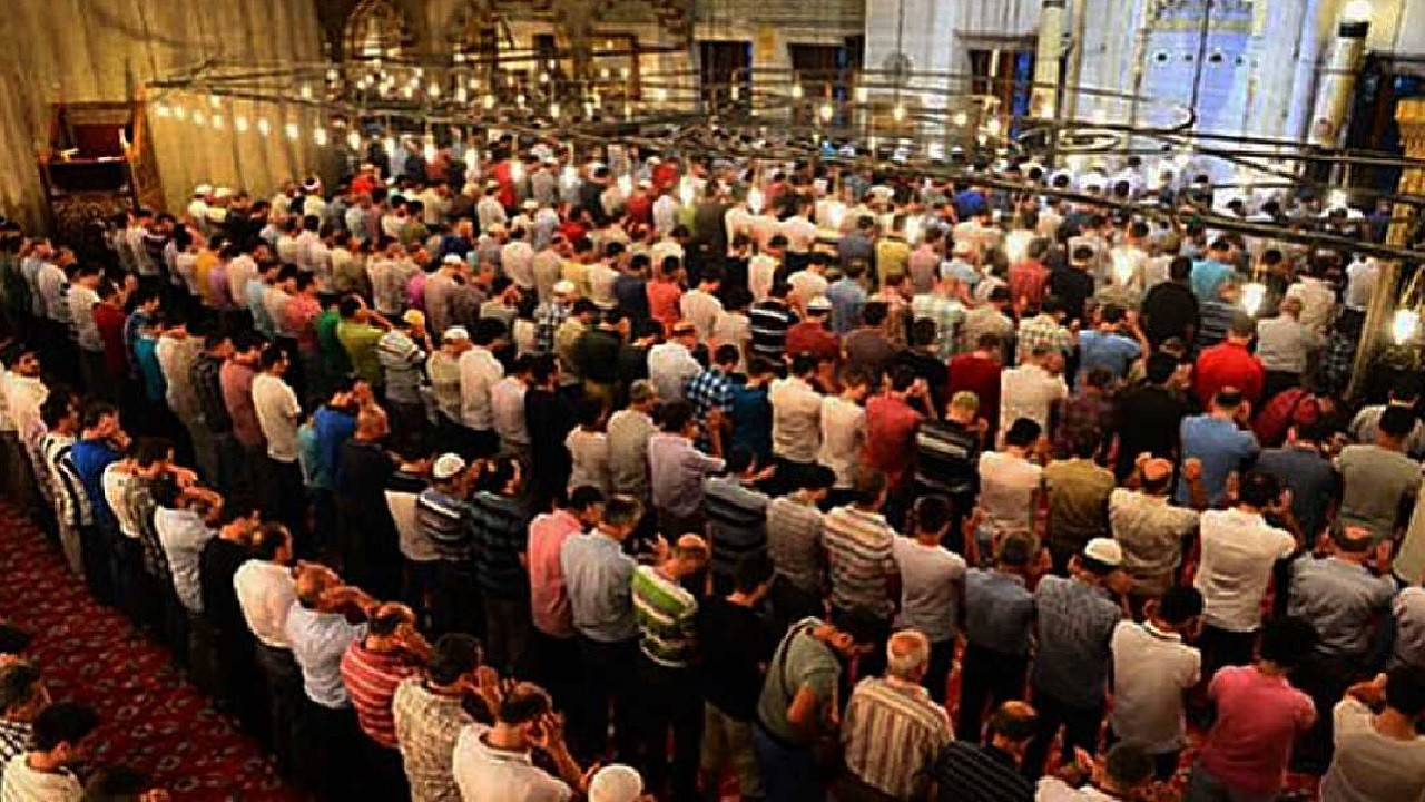 Bu akşam teravih var mı? Arefe günü teravih kılınır mı?