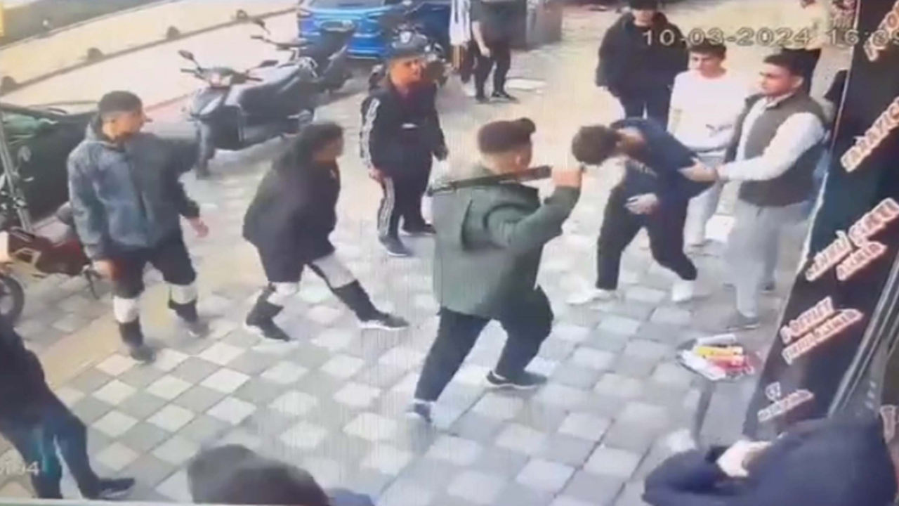 Manisa'da palalı ve satırlı kavganın kamera görüntüsü ortaya çıktı
