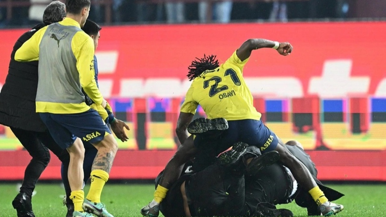 Olaylı geçen Fenerbahçe-Trabzonspor maçına dair yeni detay! Gerginlik koridorda da devam etti! Osayi-Samuel baygınlık geçirdi