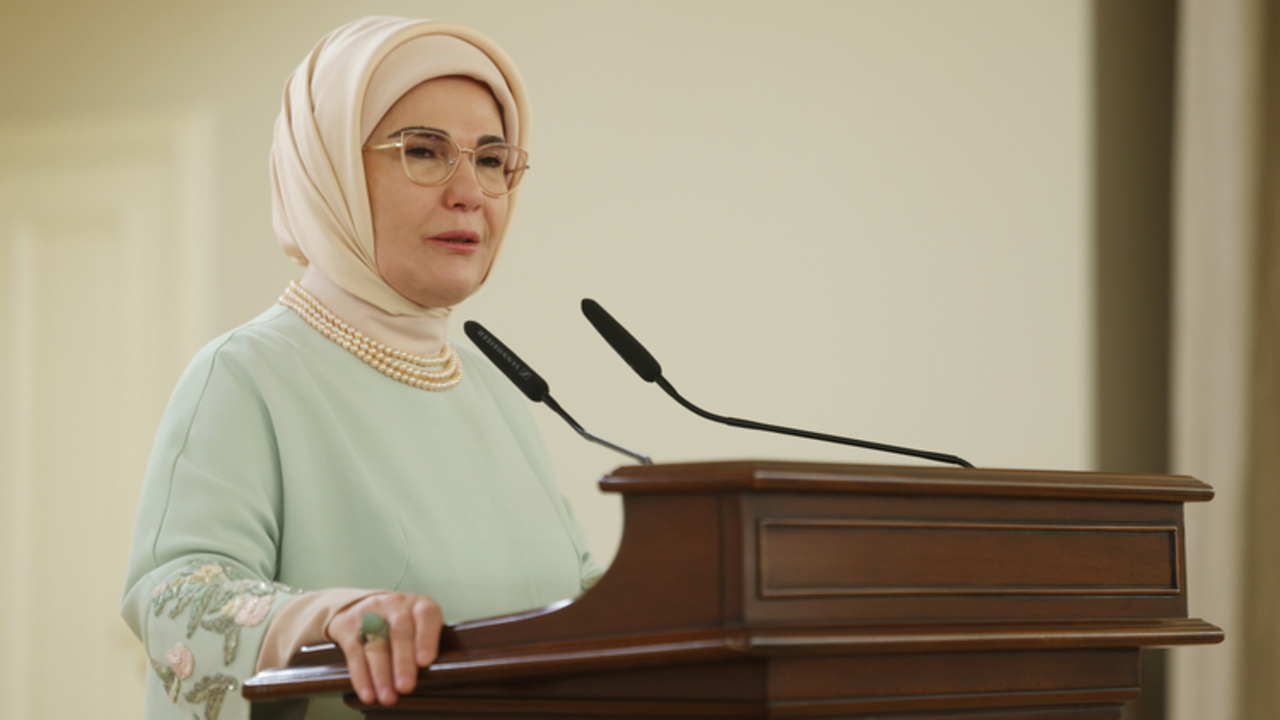 Emine Erdoğan, Gönül Elçileri ve vali eşleriyle iftarda bir araya geldi!