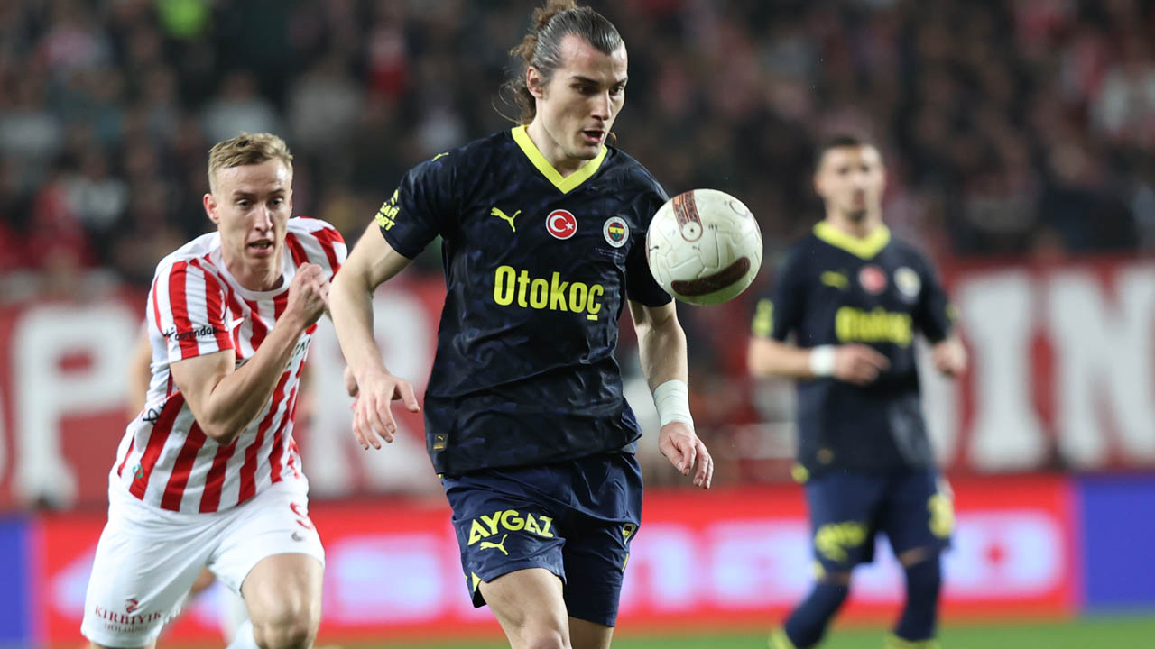 Fenerbahçe'de Çağlar Söyüncü mutluluğu yaşanıyor! Dönüş tarihi belli oldu