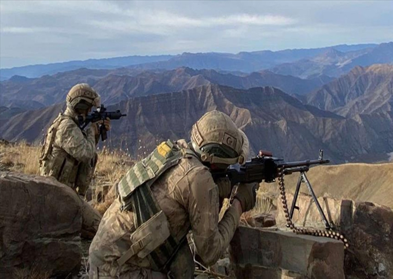 Fırat Kalkanı bölgesinde 2 PKK/YPG'li terörist etkisiz hale getirildi