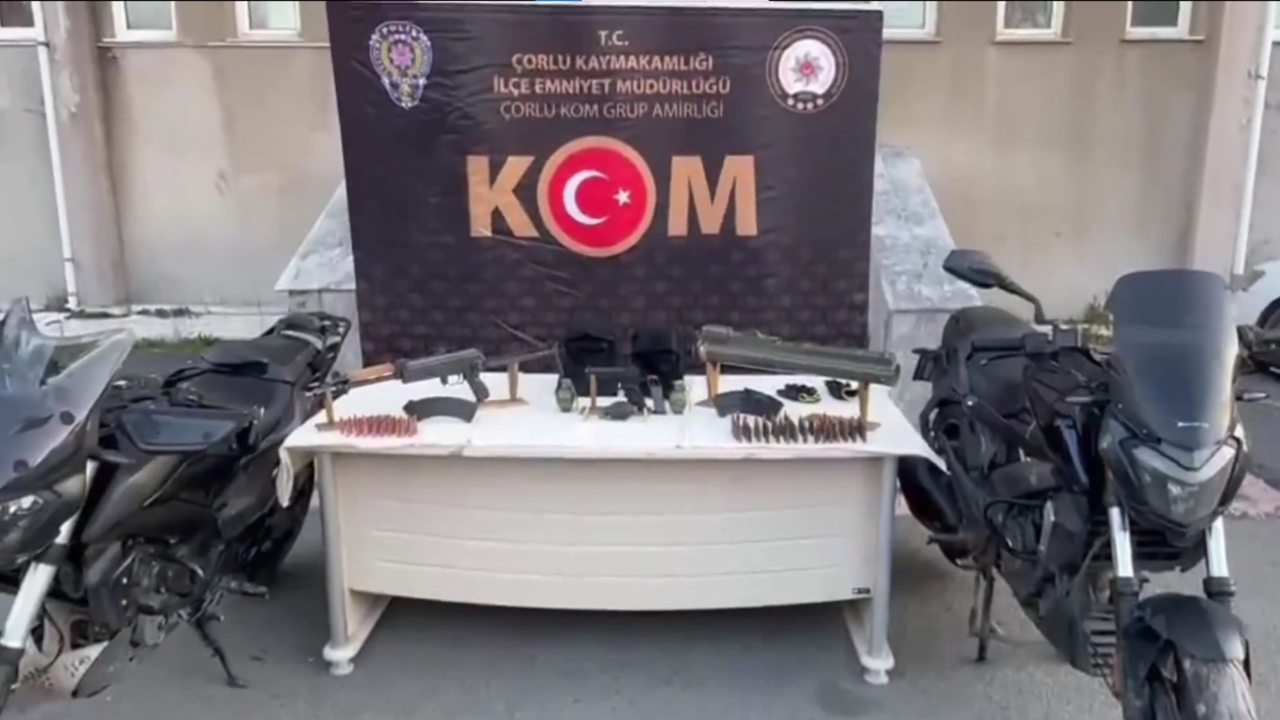 Çorlu'da Barış Boyun suç örgütüne yönelik üç gün süren MAHZEN-19 Operasyonu: 13 şüpheli yakalandı! Lav silahı ile el bombaları ele geçirildi