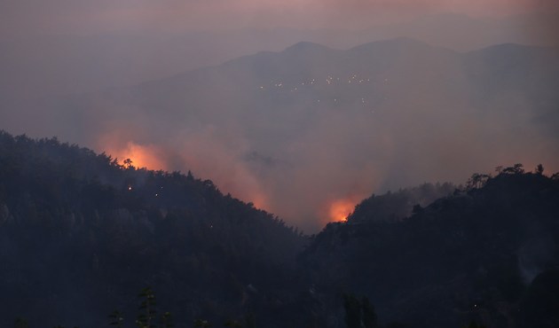 Muğla'da yangın dehşeti devam ediyor...