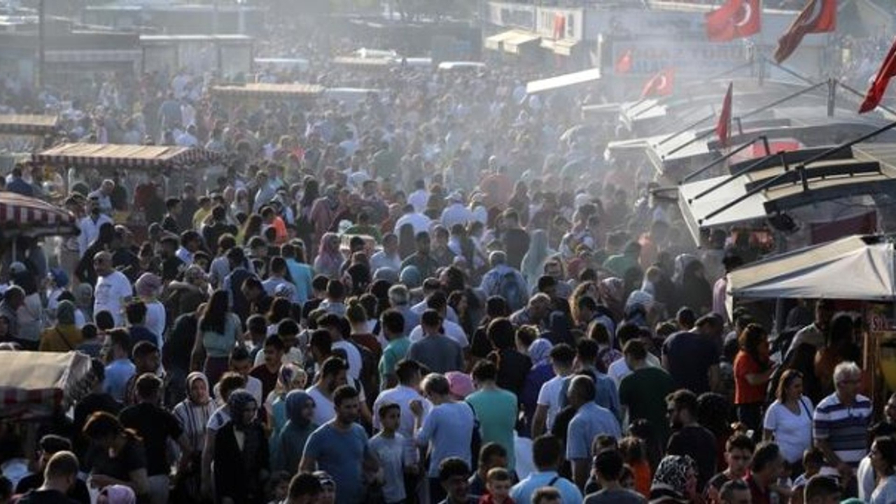 Prof. Dr. Ahmet Ercan: İstanbullular yaşayan ölülerdir