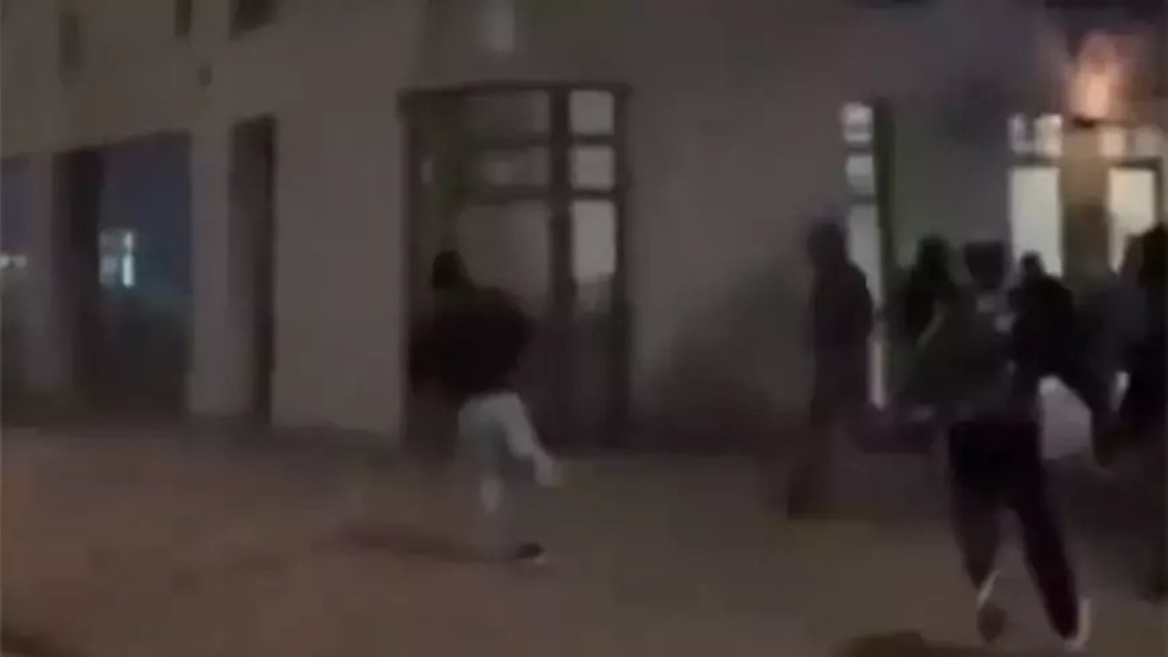 Almanya'da PKK'lı teröristler Türk Konsolosluğu'na saldırdı!