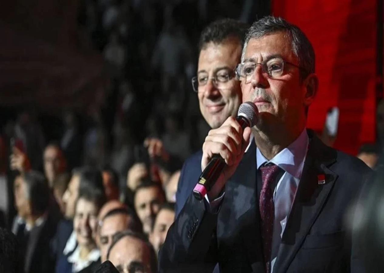 CHP kurultayındaki 'sır odada' olan gazeteci anlattı: Atatürk’ün koltuğu parayla satıldı