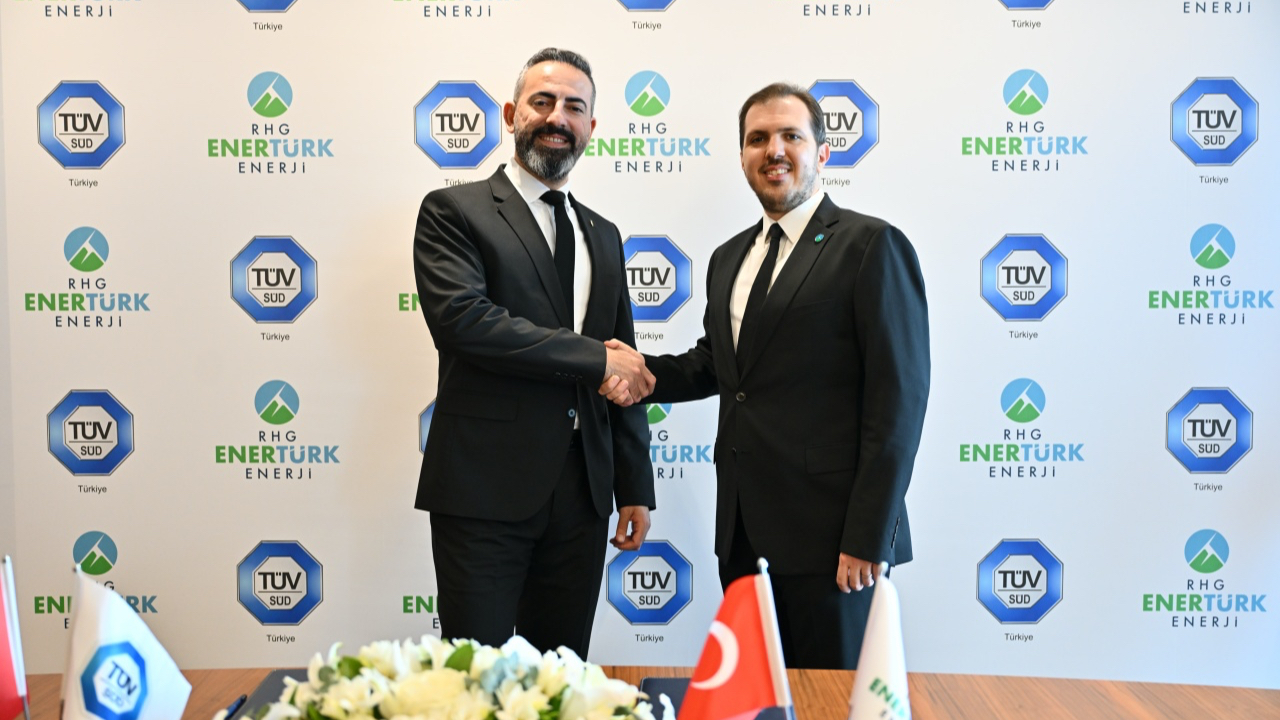 Türkiye’de ve Elektrikli Araç Şarj İstasyonu Sektöründe Bir İlk!