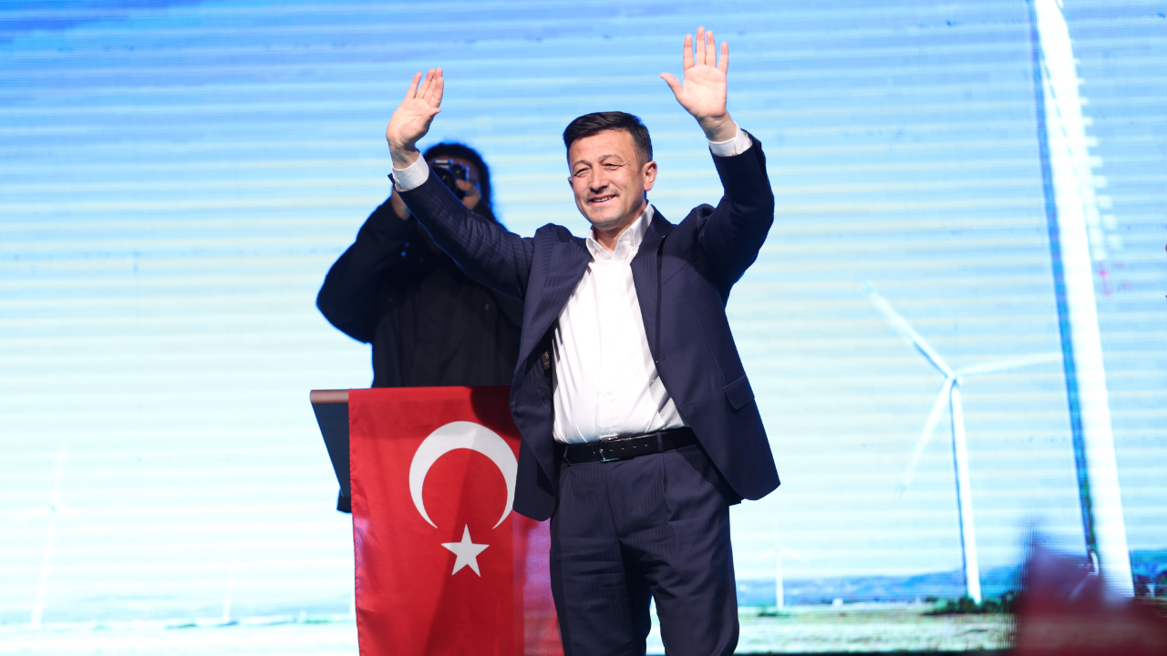 Hamza Dağ: “Bıkmadan, usanmadan heyecanımı tüm İzmir'le paylaşacağım”