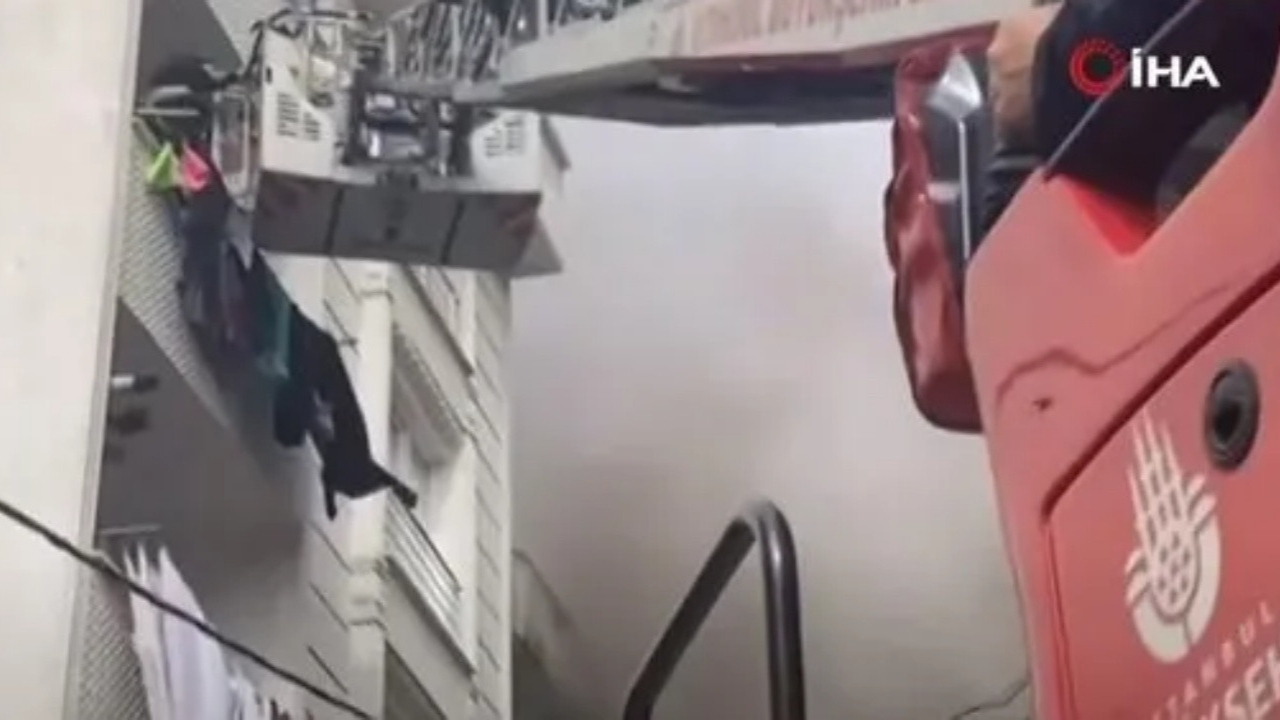 Esenyurt'ta 5 katlı binada yangın çıktı! Mahsur kalanlar var...