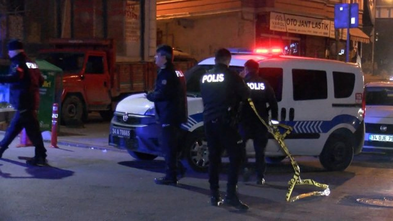 Küçükçekmece'de mahalle kavgası silahlı çatışmaya dönüştü! İşte o anlar...