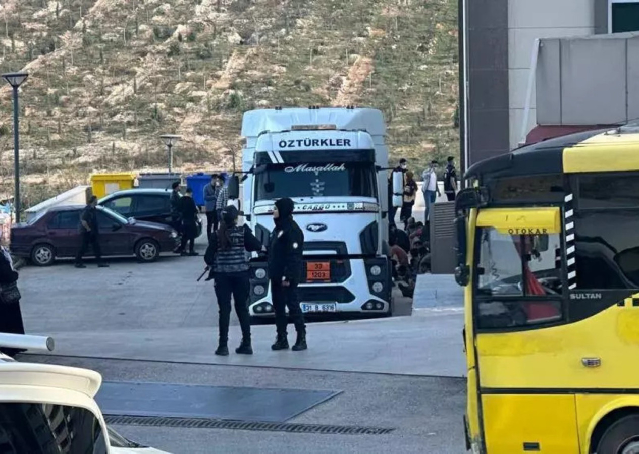 Gaziantep'te facia! Yakıt tankerinin içinde öldüler