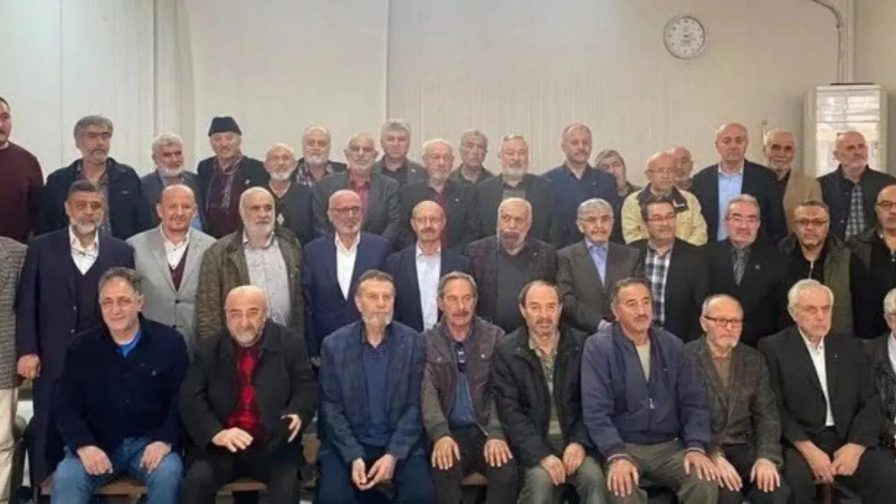 Necmettin Erbakan'ın dava arkadaşları destek verecekleri partiyi açıkladı: Erbakan hocamızın yolunun varisi Erdoğan'dır!