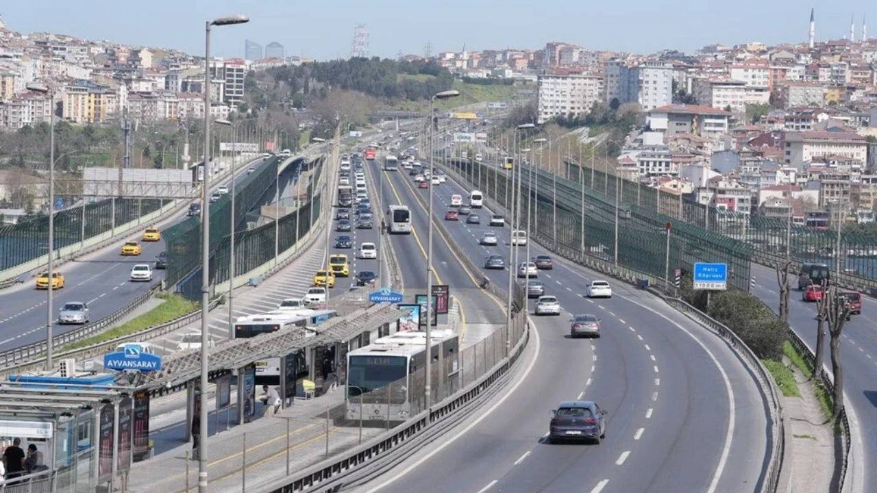 Yollar bomboş! İstanbul trafiğinde seçim sakinliği