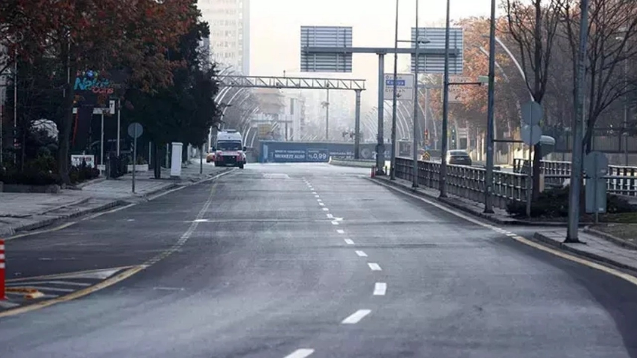 Yola çıkacaklar dikkat! Seçim nedeniyle bazı yollar trafiğe kapatıldı