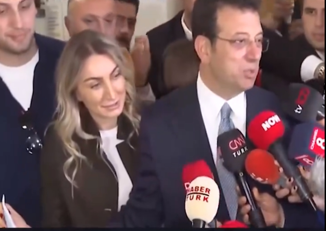 İmamoğlu'nun oğlunun ramazan günü kamera karşısında sakız çiğnemesi büyük tepki aldı