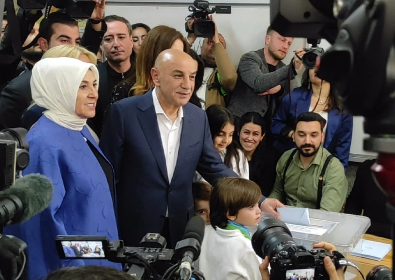 Cumhur İttifakı Ankara Büyükşehir Belediye Başkan adayı Turgut Altınok oyunu kullandı! "Vatandaşımızın iradesine saygı duyacağız"