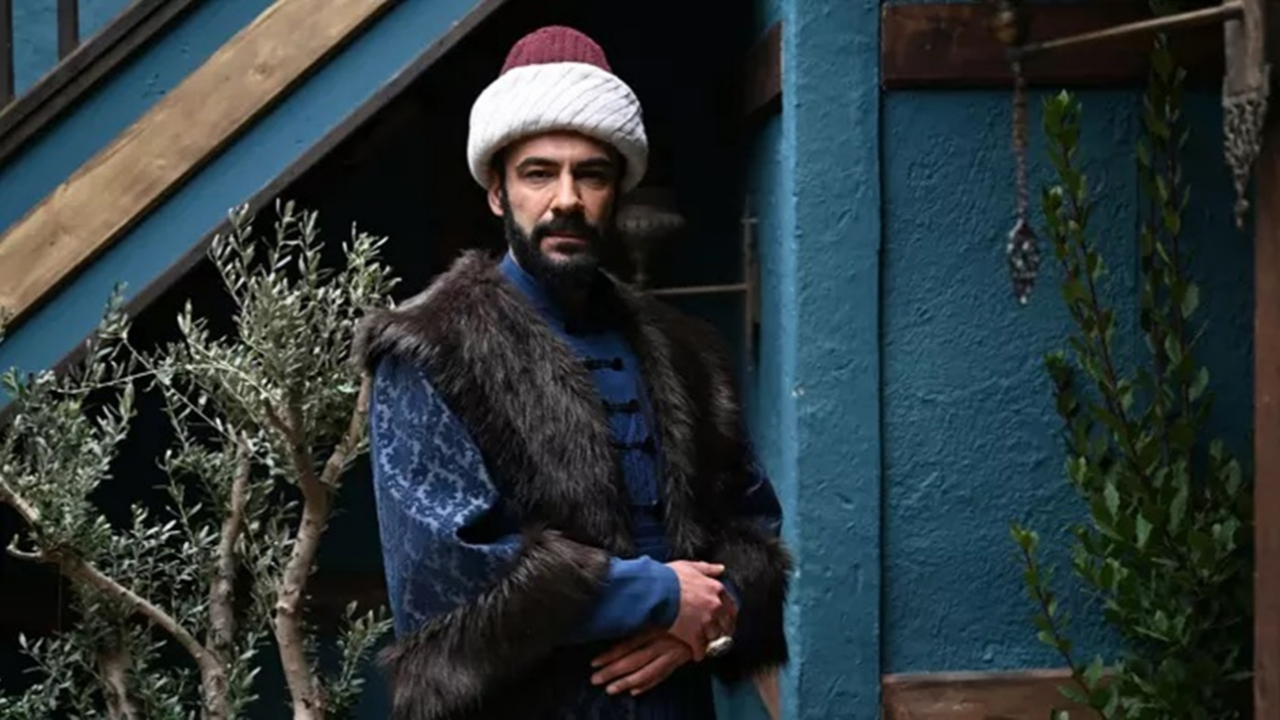TRT'nin ünlü dizisinin setinde yangın çıktı! Platonun bir kısmı küle döndü
