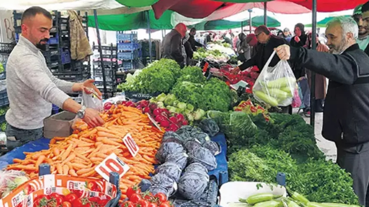 TÜRK-İŞ verileri paylaştı! Açlık sınırı mart ayında asgari ücrete yaklaştı