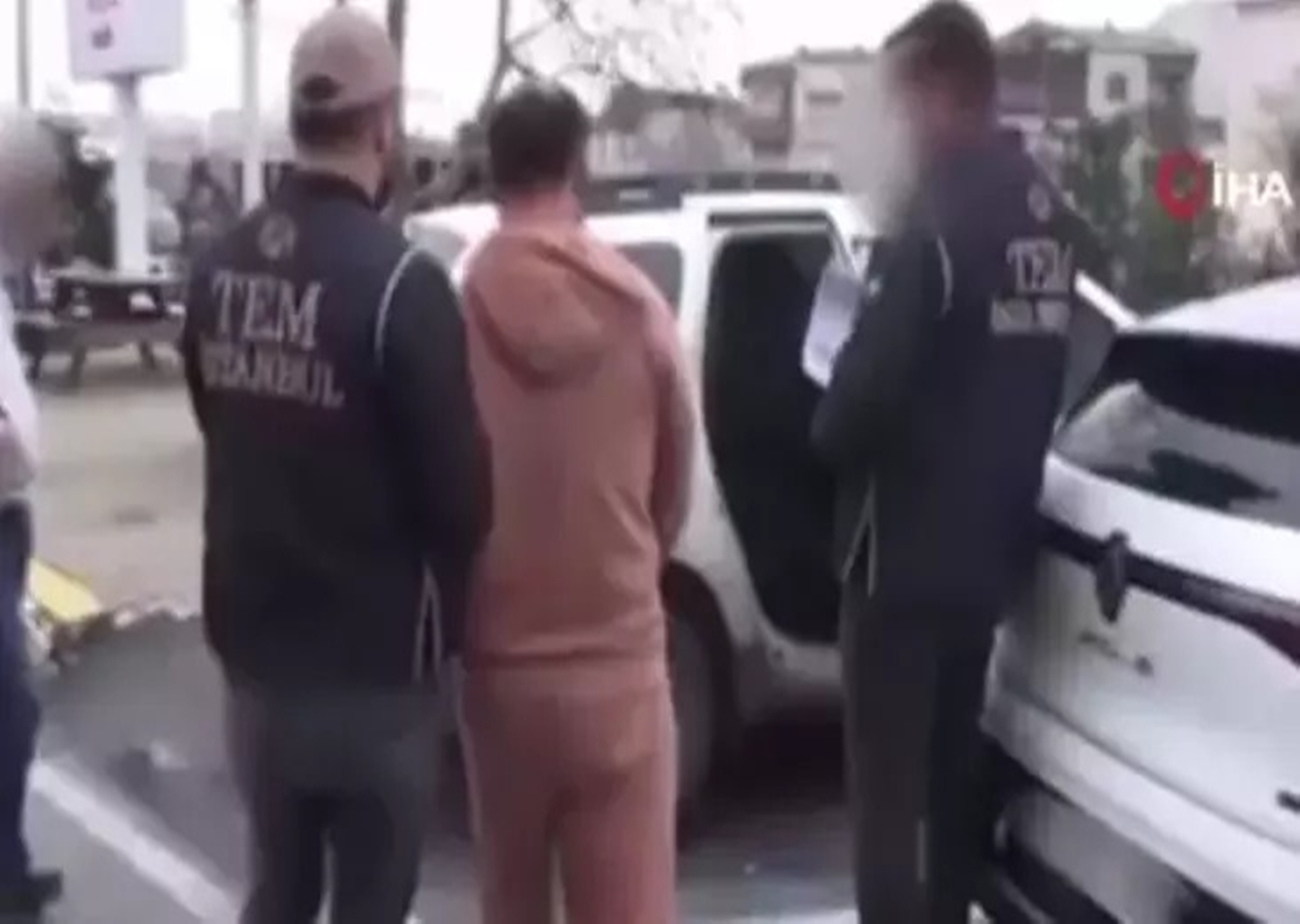 Terör saldırısı için hazırlık yapan 2 DEAŞ’lı, İstanbul’da jandarma ve polis kıyafetiyle yakalandı