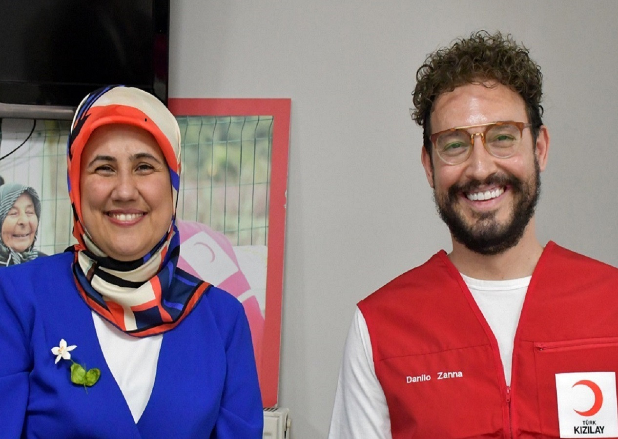 Kızılay Genel Başkanı Yılmaz ve İtalyan şef Danilo, Düzce'de huzurevi sakinleriyle iftar yaptı