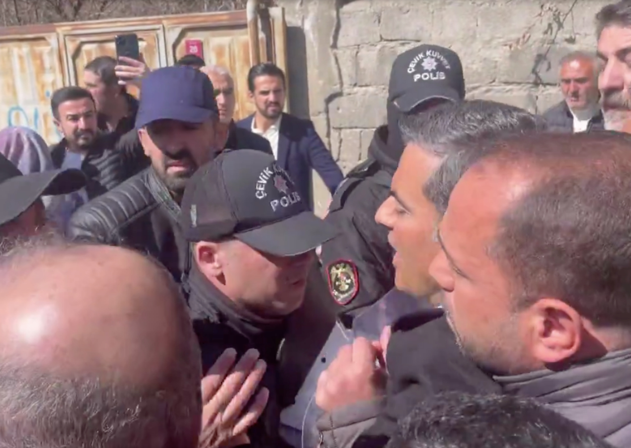 Türk askerini tehdit eden Abdullah Zeydan mazbatayı alamayınca provokasyon yapmaya kalktı! Gözaltına alındı...