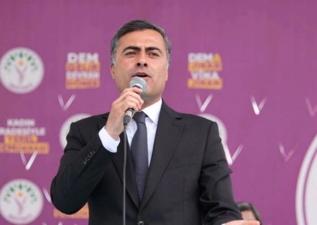 Van'da belediye başkanlığını kazanan Abdullah Zeydan'ın seçilme hakkı geri alındı...  "PKK, sizi tükürüğüyle boğar" demişti!