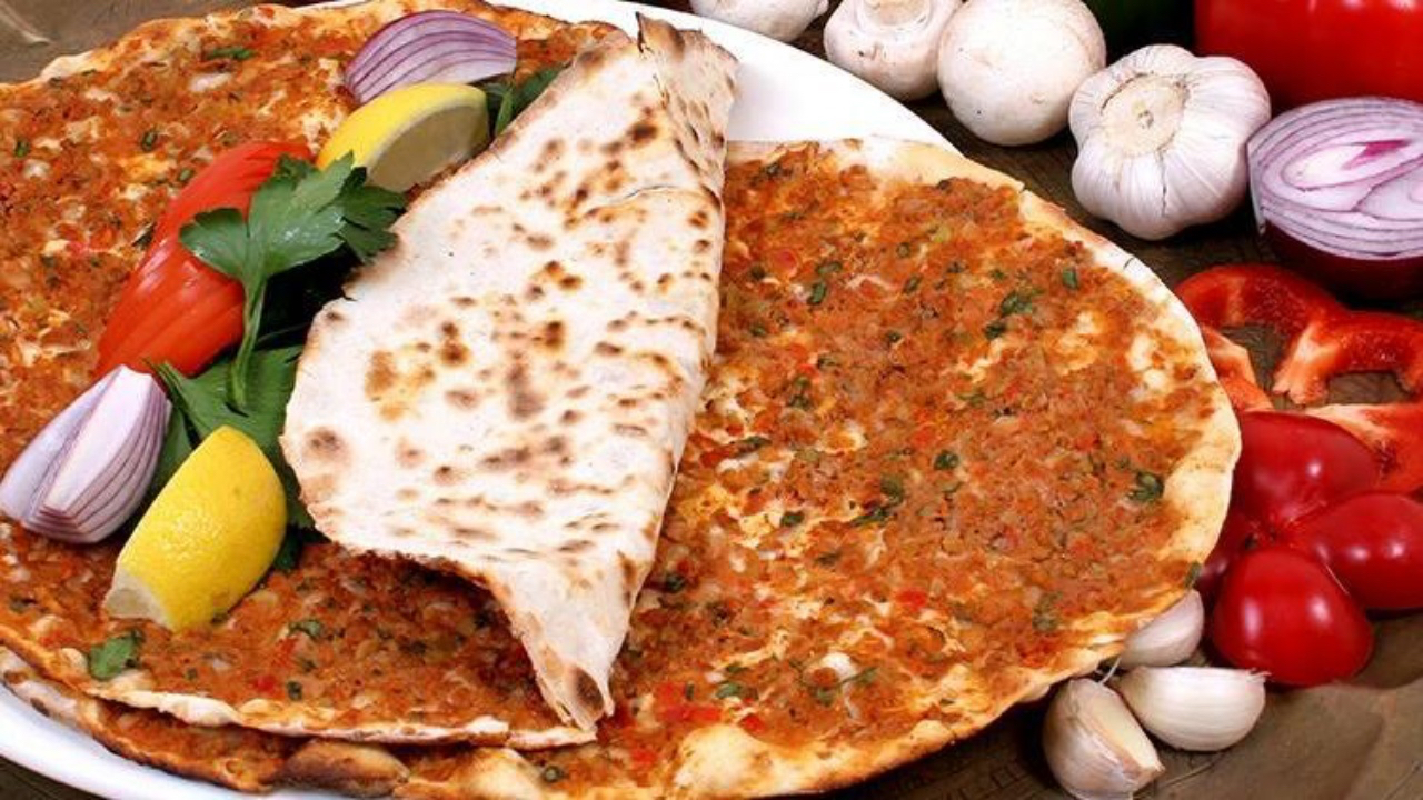 Evde Lahmacun nasıl yapılır? İşte evde Lahmacun tarifi...