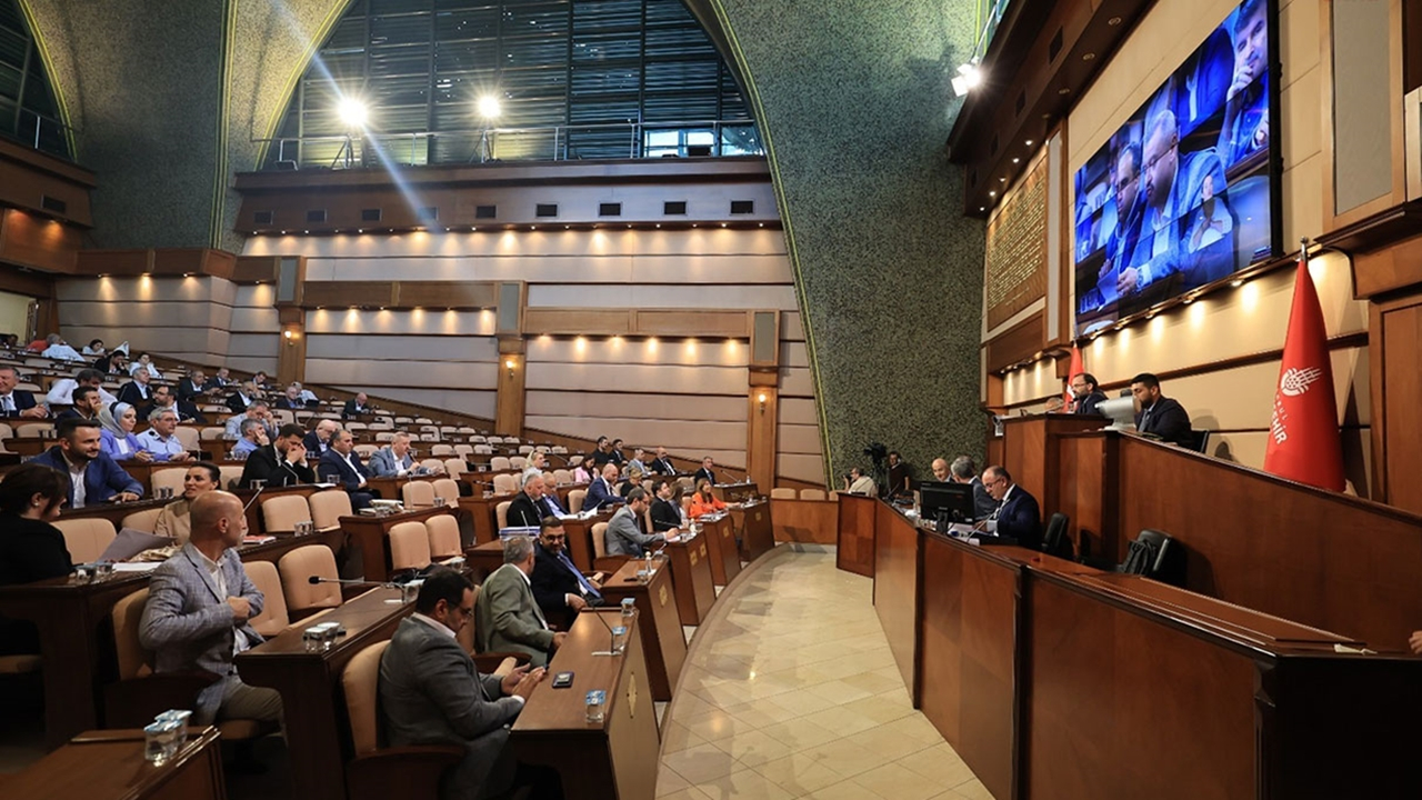 İBB Meclisi'nde partilerin üye sayıları belli oldu