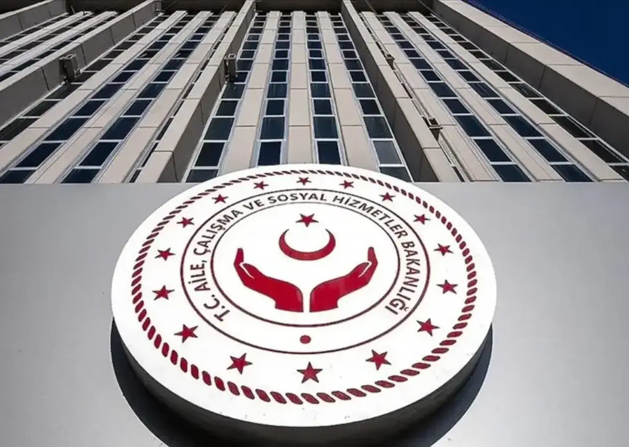 Aile ve Sosyal Hizmetler Bakanı Mahinur Özdemir Göktaş duyurdu: 8 bin personel alımını bayramdan önce gerçekleştireceğiz!