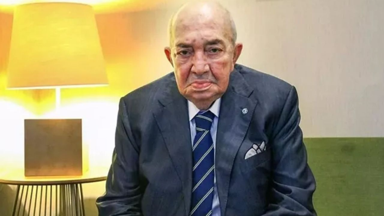 Yapımcı ve yönetmen Türker İnanoğlu hayatını kaybetti! Sanat camiasından art arda paylaşım geldi...