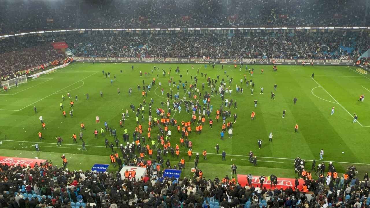 TFF, olaylı Trabzonspor - Fenerbahçe maçının cezalarını açıkladı!