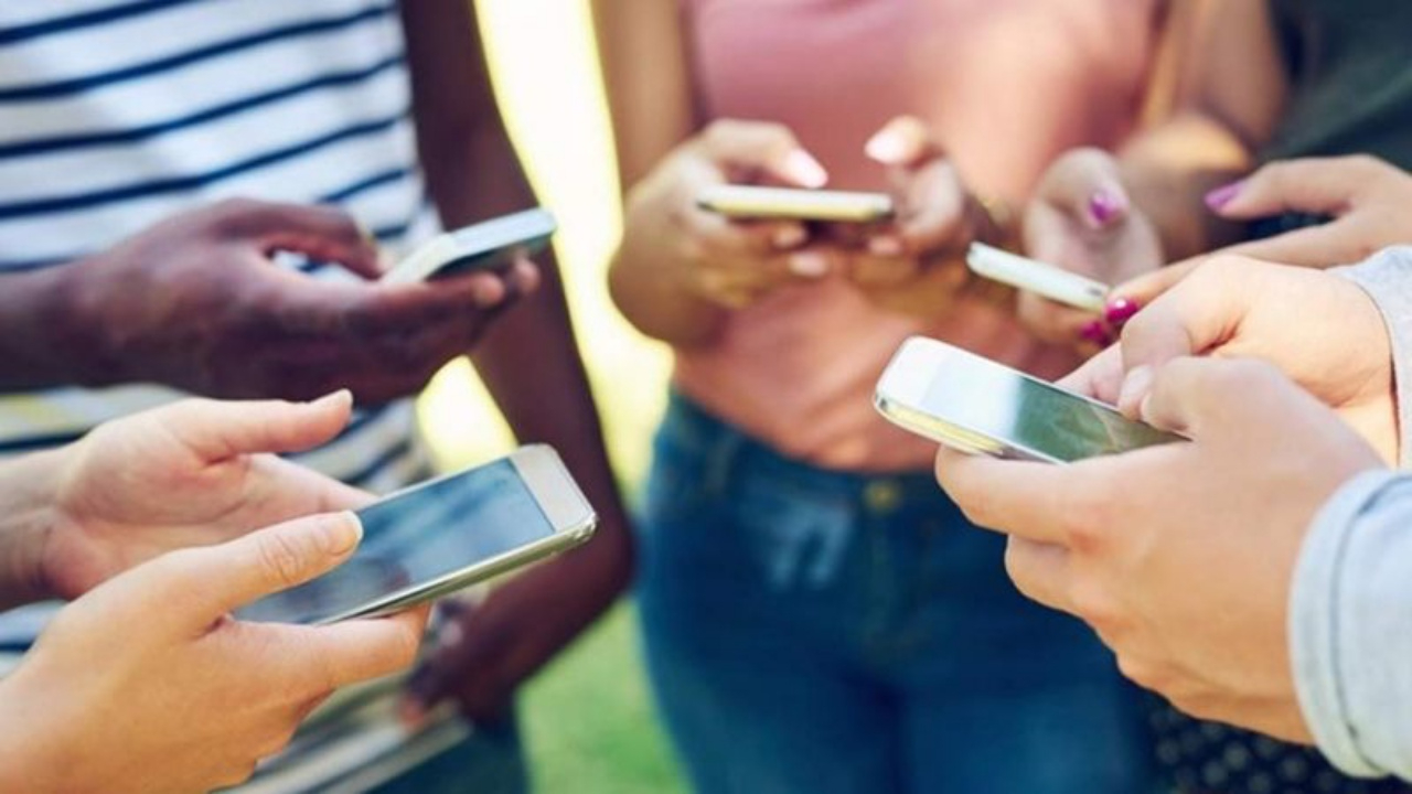 Cep telefonuyla görüşmede tavan fiyat belirlendi! İşte yeni tarife