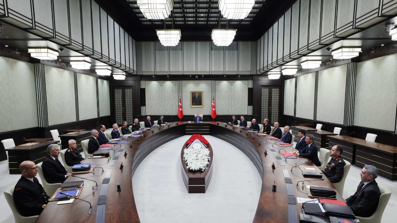 MGK Toplantısı sona erdi Örgütü cesaretlendirenler terörle irtibatını kesmeli
