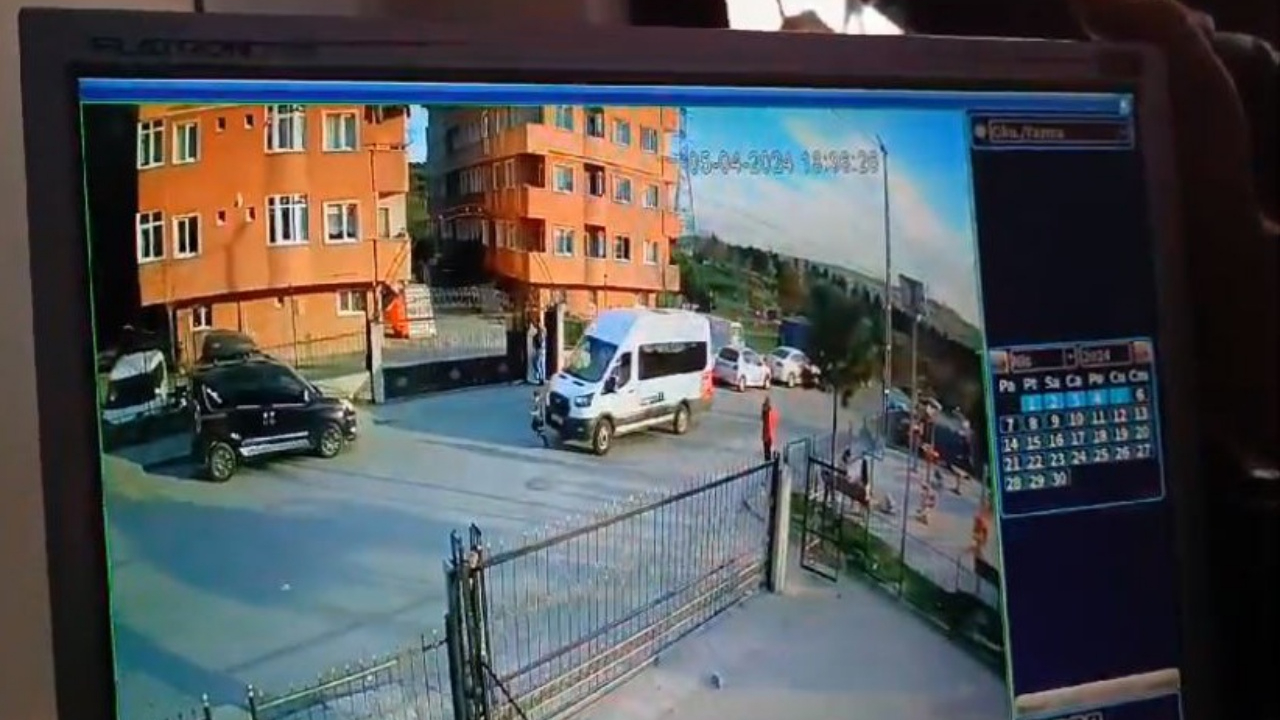 Arnavutköyde korkunç kaza! Servis minibüsü 7 yaşında çocuğu ezdi