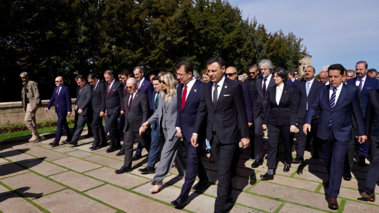 Anıtkabir'de İmamoğlu'na askerlerden demeç uyarısı