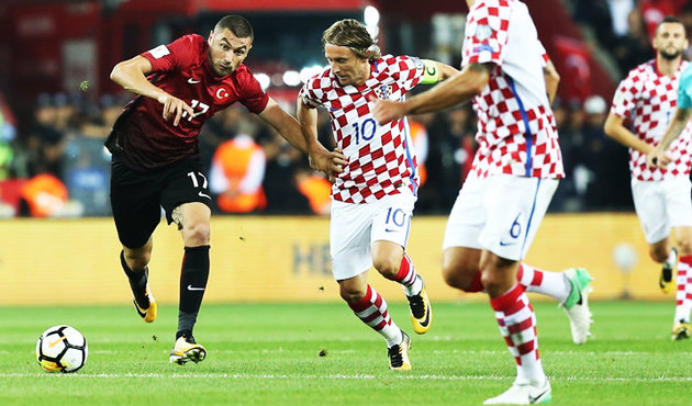 Modric, Türk futbolcuya hayran kaldı!