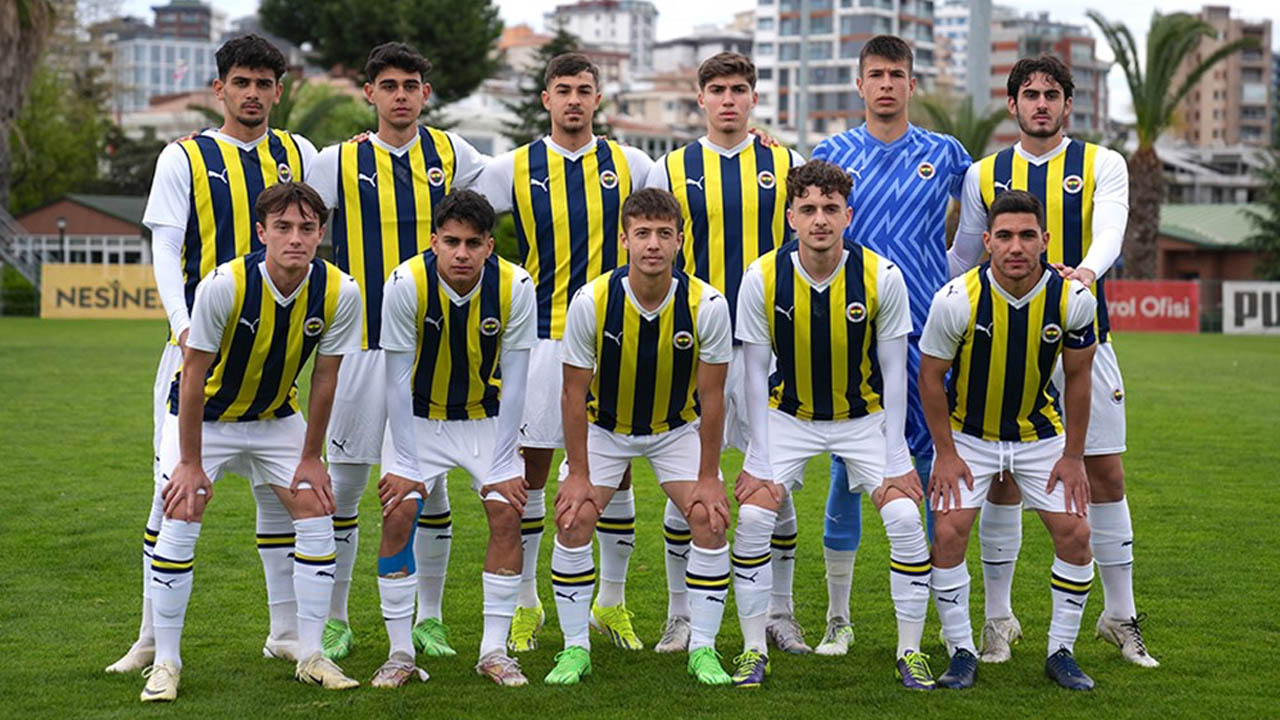 Fenerbahçe kafilesi Süper Kupa için Şanlıurfa'da! Maç kadrosunda kaç kişi olduğu ortaya çıktı