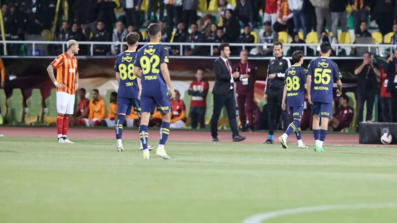 Süper Kupa maçından çekilen Fenerbahçe'den ilk açıklama geldi: Dik durmaya devam edeceğiz!