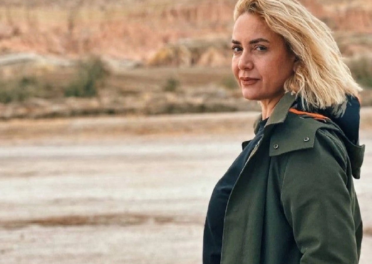 Kızılcık Şerbeti dizisinin Pembe'si Sibel Taşcıoğlu paylaştı! Sosyal medya dekoltesini konuşuyor...