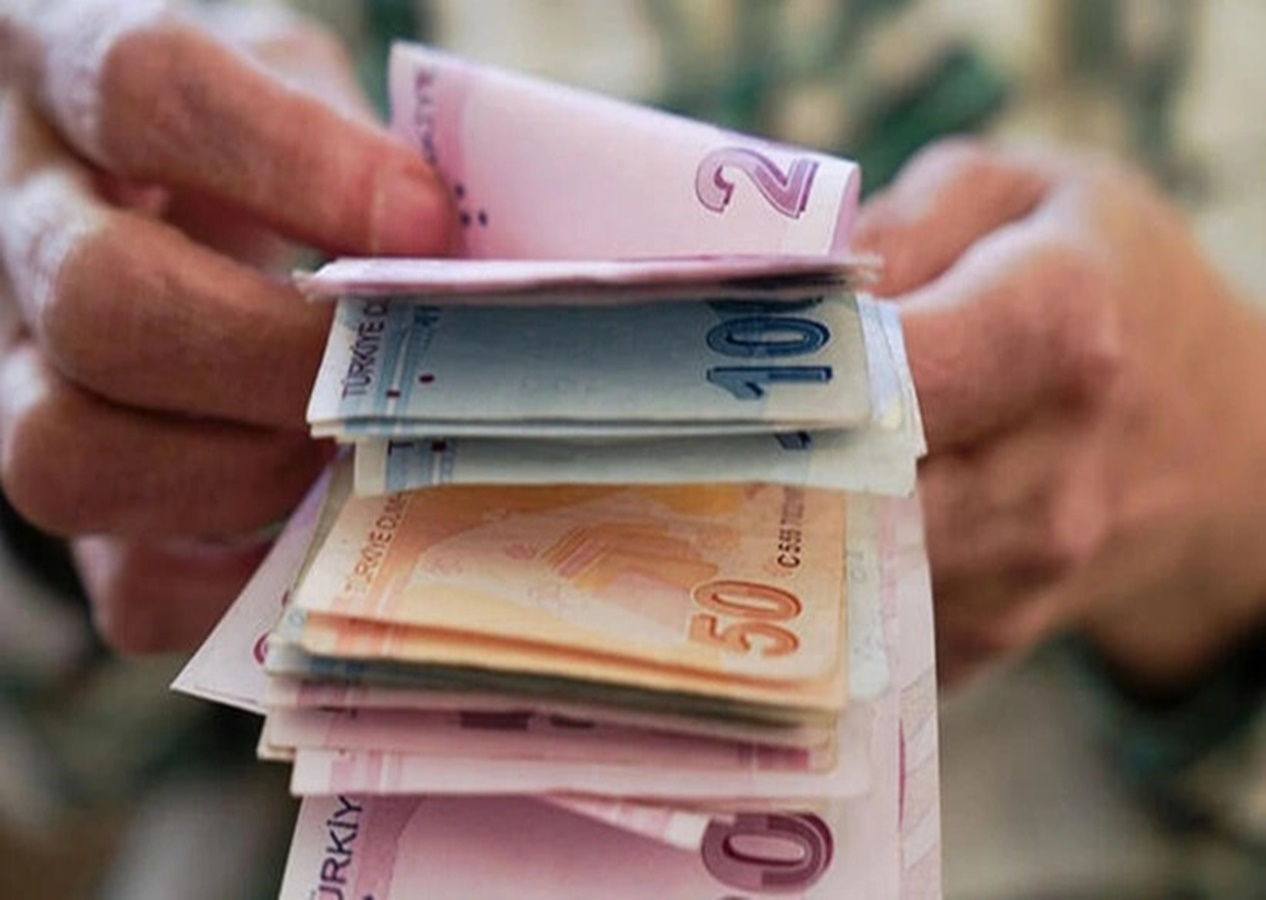 Emeklilere 41,3 milyar lira bayram ikramiyesi ödendi