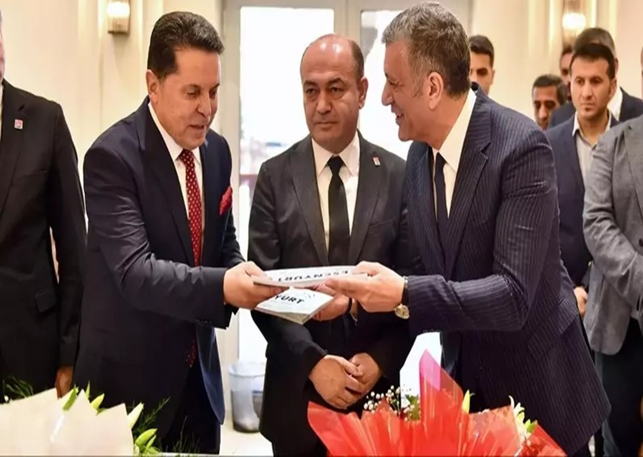 CHP'de Esenyurt krizi bitmiyor! CHP'li Esenyurt Belediye Başkanı Ahmet Özer eski başkana ateş püskürdü