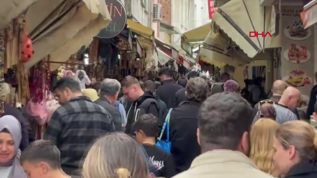 Bayram yoğunluğu! Bir günde 20 bin araç geldi Amasra'ya giriş kapatıldı!