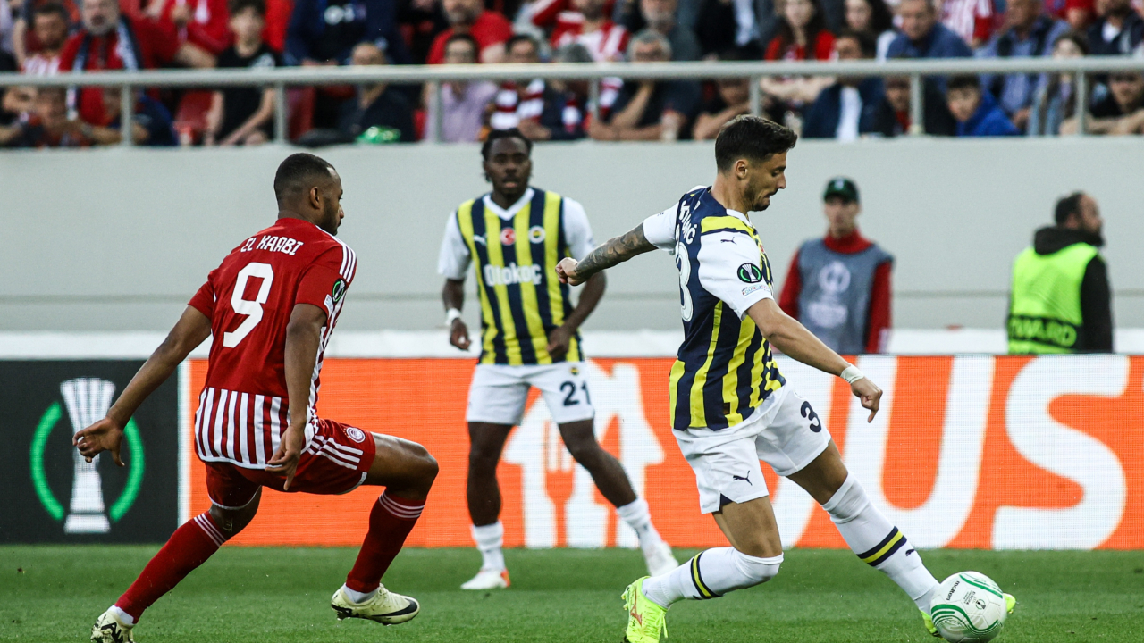 Tur İstanbul'a kaldı! Olympiakos: 3 Fenerbahçe : 2