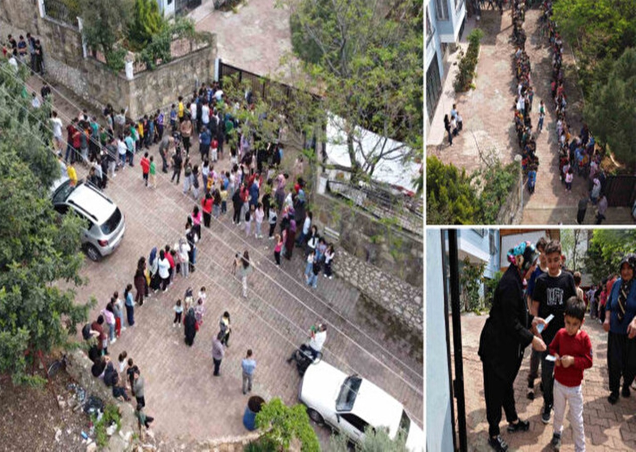Adana'da bayram harçlığı kuyruğu! Duyan sıraya girdi
