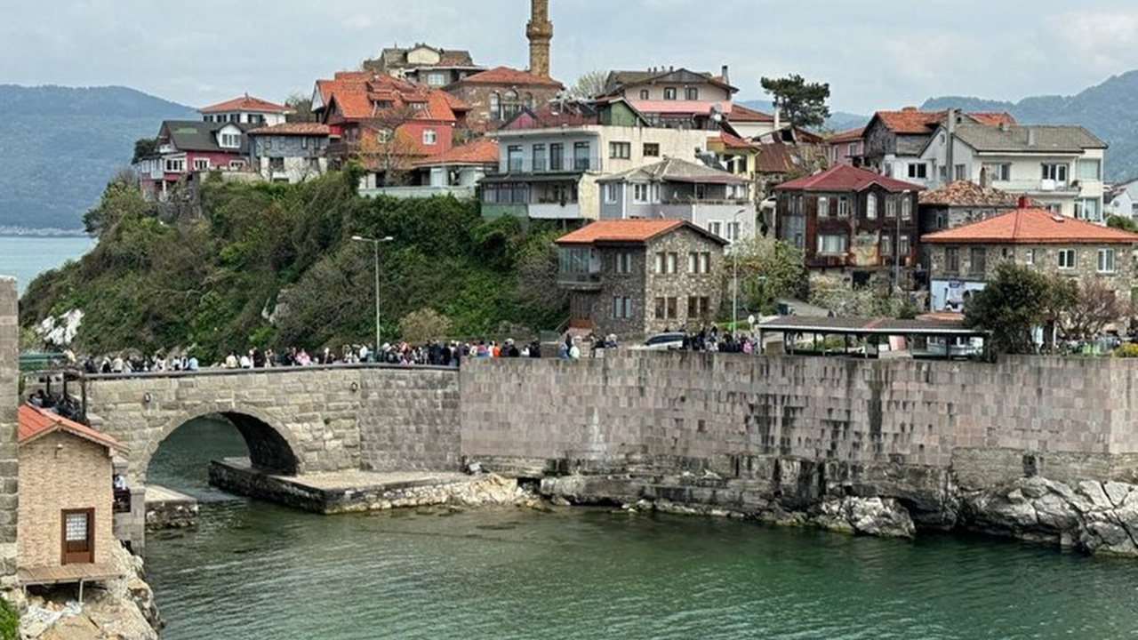Bartın'da bayram yoğunluğu! Bir günde 20 bin araç geldi: O ilçede girişler kapatıldı