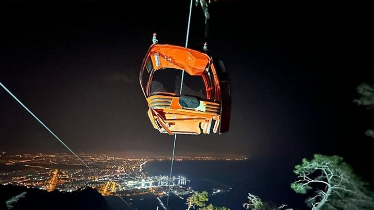 Sağlık Bakanı Koca: "Antalya’da teleferik kazası sonucu 10 kişi yaralandı, sağlık durumları ciddiyet arz etmemekte"