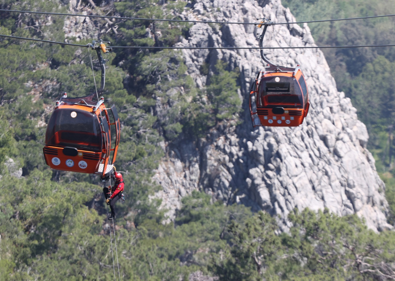 Antalya'daki teleferik faciası sonrası harekete geçildi! Bakan Tunç duyurdu: 13 şüpheli hakkında gözaltı kararı